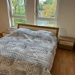 Apartment Schoene Fuer Tagesgaeste, Studenten Oder Handwerker, Gablenz, Oepnv Direkt Vor Der Tuer, Internet & Tv Inkl