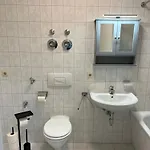 Schoene Fuer Tagesgaeste, Studenten Oder Handwerker, Gablenz, Oepnv Direkt Vor Der Tuer, Internet & Tv Inkl Daire