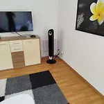 Schoenes Gablenz - Mit Homeoffice, Fahrstuhl, Barrierefrei, Oepnv, Supermarkt, Restaurant Direkt Vor Der Tuer, Internet Und Tv Inkl - Fuer Monteure, Urlauber Und Geschaeftsreisende