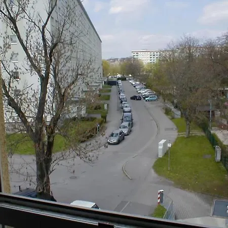 Schoene Fuer Tagesgaeste, Studenten Oder Handwerker, Gablenz, Oepnv Direkt Vor Der Tuer, Internet & Tv Inkl شقة *