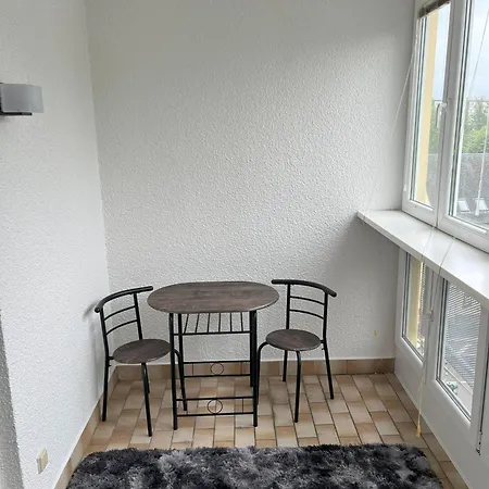 Apartment Schoene Fuer Tagesgaeste, Studenten Oder Handwerker, Gablenz, Oepnv Direkt Vor Der Tuer, Internet & Tv Inkl Chemnitz