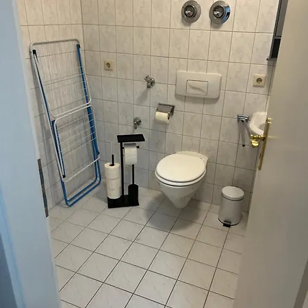 アパート Schoene Fuer Tagesgaeste, Studenten Oder Handwerker, Gablenz, Oepnv Direkt Vor Der Tuer, Internet & Tv Inkl