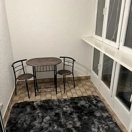 Schoene Fuer Tagesgaeste, Studenten Oder Handwerker, Gablenz, Oepnv Direkt Vor Der Tuer, Internet & Tv Inkl *