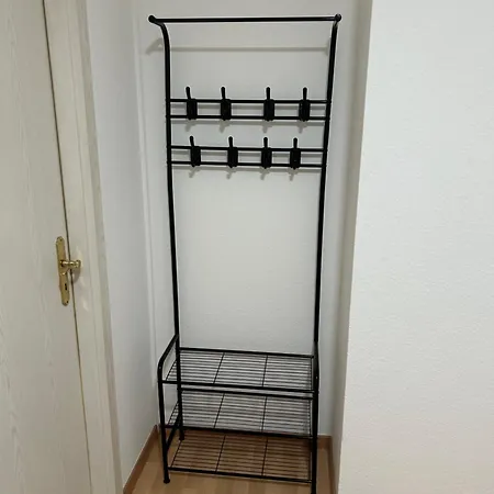 Schoenes Gablenz - Mit Homeoffice, Fahrstuhl, Barrierefrei, Oepnv, Supermarkt, Restaurant Direkt Vor Der Tuer, Internet Und Tv Inkl - Fuer Monteure, Urlauber Und Geschaeftsreisende Apartamento