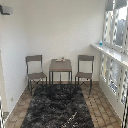 Schoene Fuer Tagesgaeste, Studenten Oder Handwerker, Gablenz, Oepnv Direkt Vor Der Tuer, Internet & Tv Inkl Apartment Chemnitz