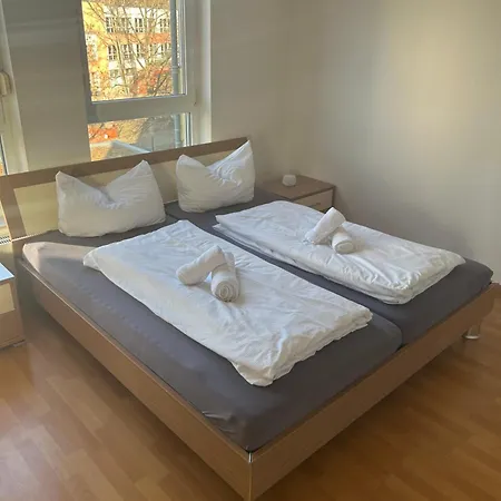 Schoene Fuer Tagesgaeste, Studenten Oder Handwerker, Gablenz, Oepnv Direkt Vor Der Tuer, Internet & Tv Inkl Apartment Chemnitz