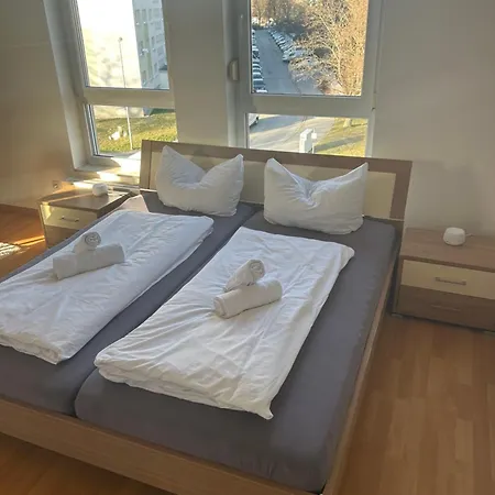 Schoene Fuer Tagesgaeste, Studenten Oder Handwerker, Gablenz, Oepnv Direkt Vor Der Tuer, Internet & Tv Inkl Lejlighed