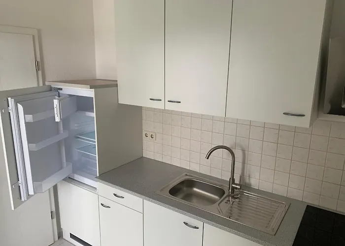 Schoene Fuer Tagesgaeste, Studenten Oder Handwerker, Gablenz, Oepnv Direkt Vor Der Tuer, Internet & Tv Inkl