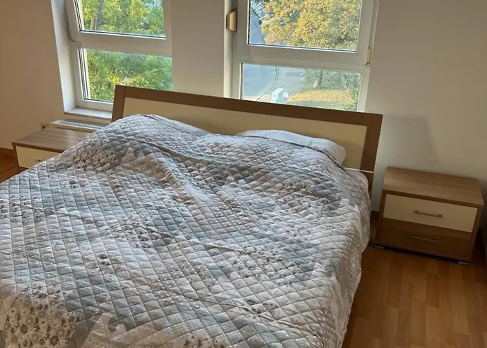 Appartement Schoene Fuer Tagesgaeste, Studenten Oder Handwerker, Gablenz, Oepnv Direkt Vor Der Tuer, Internet & Tv Inkl