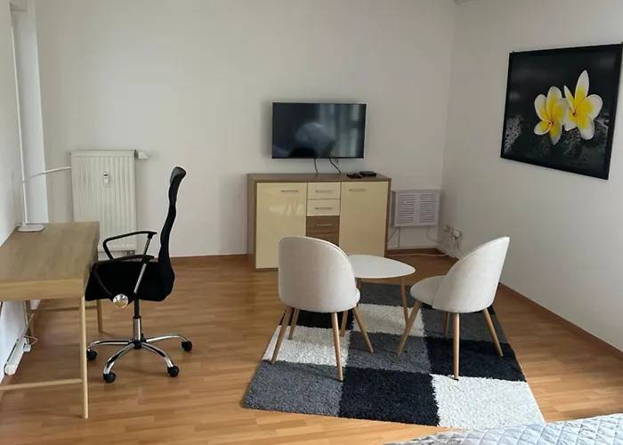 Schoene Fuer Tagesgaeste, Studenten Oder Handwerker, Gablenz, Oepnv Direkt Vor Der Tuer, Internet & Tv Inkl Lejlighed Chemnitz