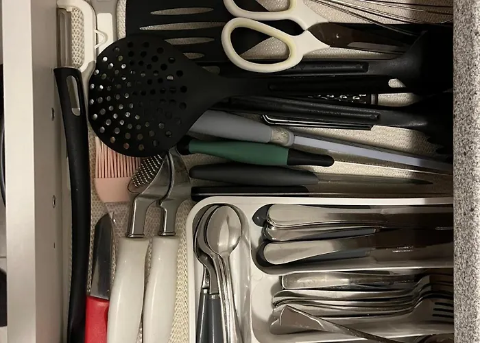 Schoene Fuer Tagesgaeste, Studenten Oder Handwerker, Gablenz, Oepnv Direkt Vor Der Tuer, Internet & Tv Inkl *