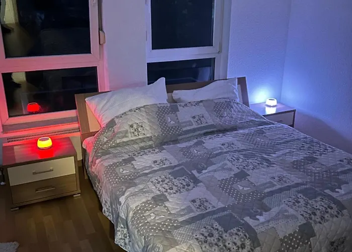 Lejlighed Schoene Fuer Tagesgaeste, Studenten Oder Handwerker, Gablenz, Oepnv Direkt Vor Der Tuer, Internet & Tv Inkl