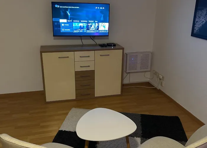 Schoene Fuer Tagesgaeste, Studenten Oder Handwerker, Gablenz, Oepnv Direkt Vor Der Tuer, Internet & Tv Inkl Lejlighed *