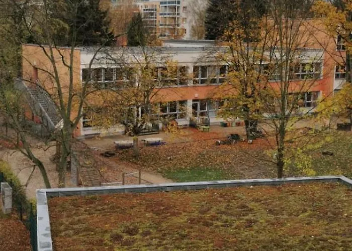 Schöne Für Tagesgäste, Studenten Oder Handwerker, Gablenz, öpnv Direkt Vor Der Tür, Internet&tv Inkl Apartment