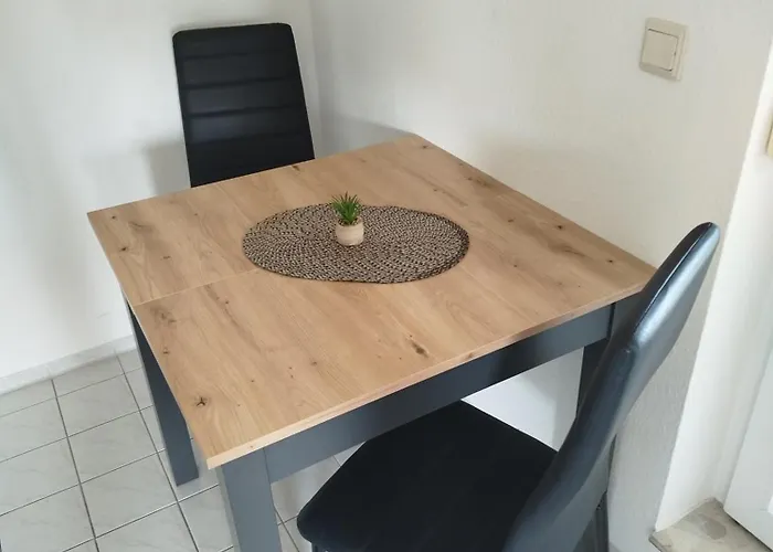 Schöne Für Tagesgäste, Studenten Oder Handwerker, Gablenz, öpnv Direkt Vor Der Tür, Internet&tv Inkl Apartment