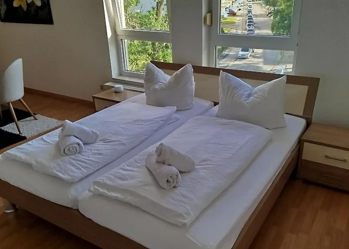 Apartment Schöne Für Tagesgäste, Studenten Oder Handwerker, Gablenz, öpnv Direkt Vor Der Tür, Internet&tv Inkl *