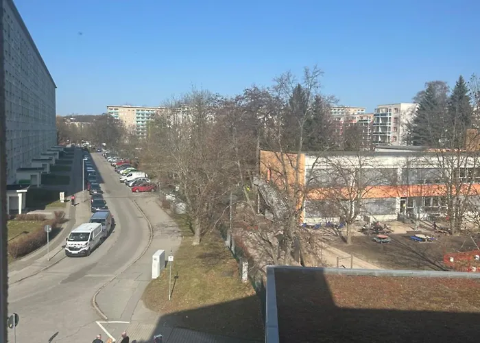 Schoene Fuer Tagesgaeste, Studenten Oder Handwerker, Gablenz, Oepnv Direkt Vor Der Tuer, Internet & Tv Inkl * Chemnitz
